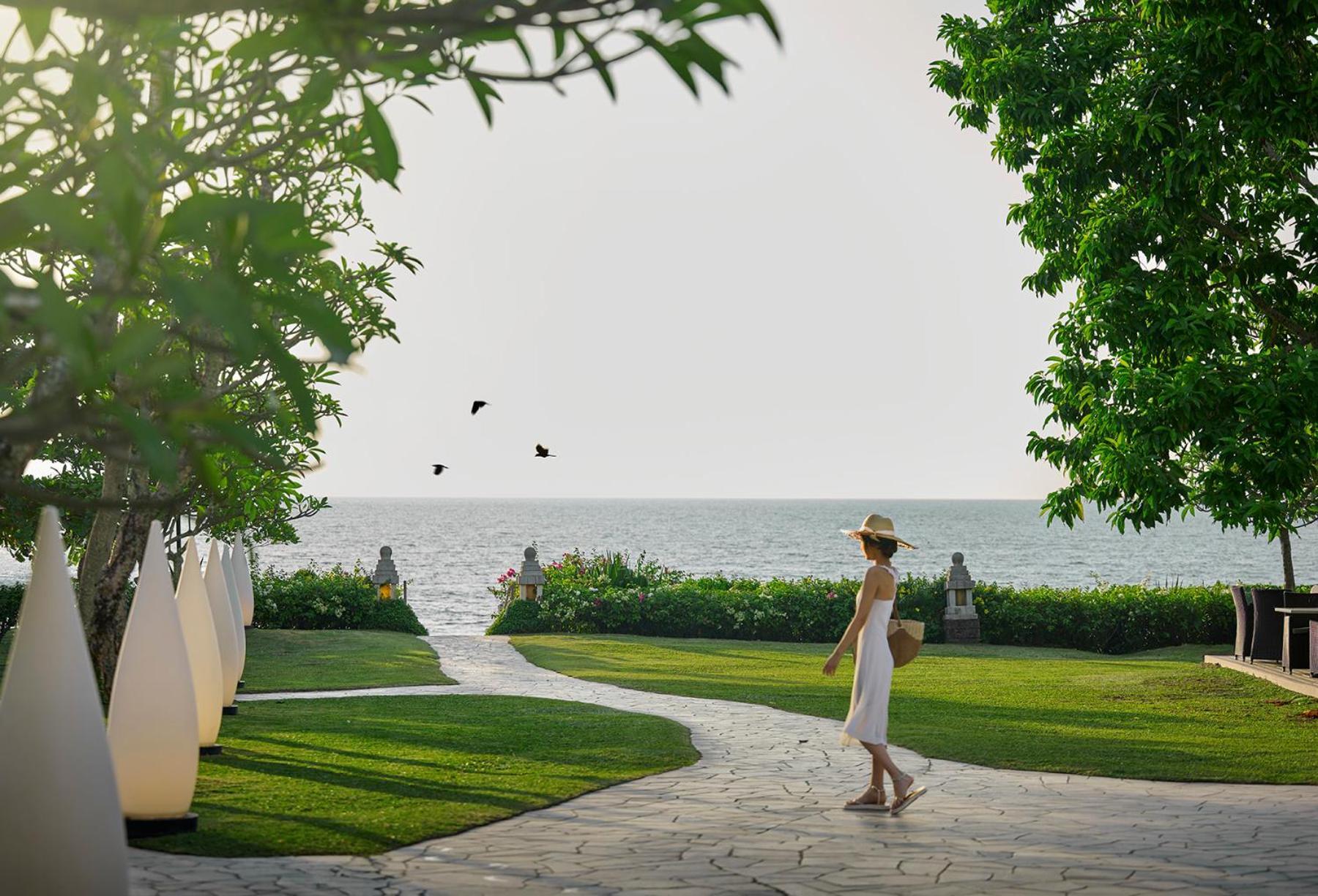 Parkroyal Penang Resort Batu Ferringhi Exterior photo The beach at The Oberoi, Mumbai