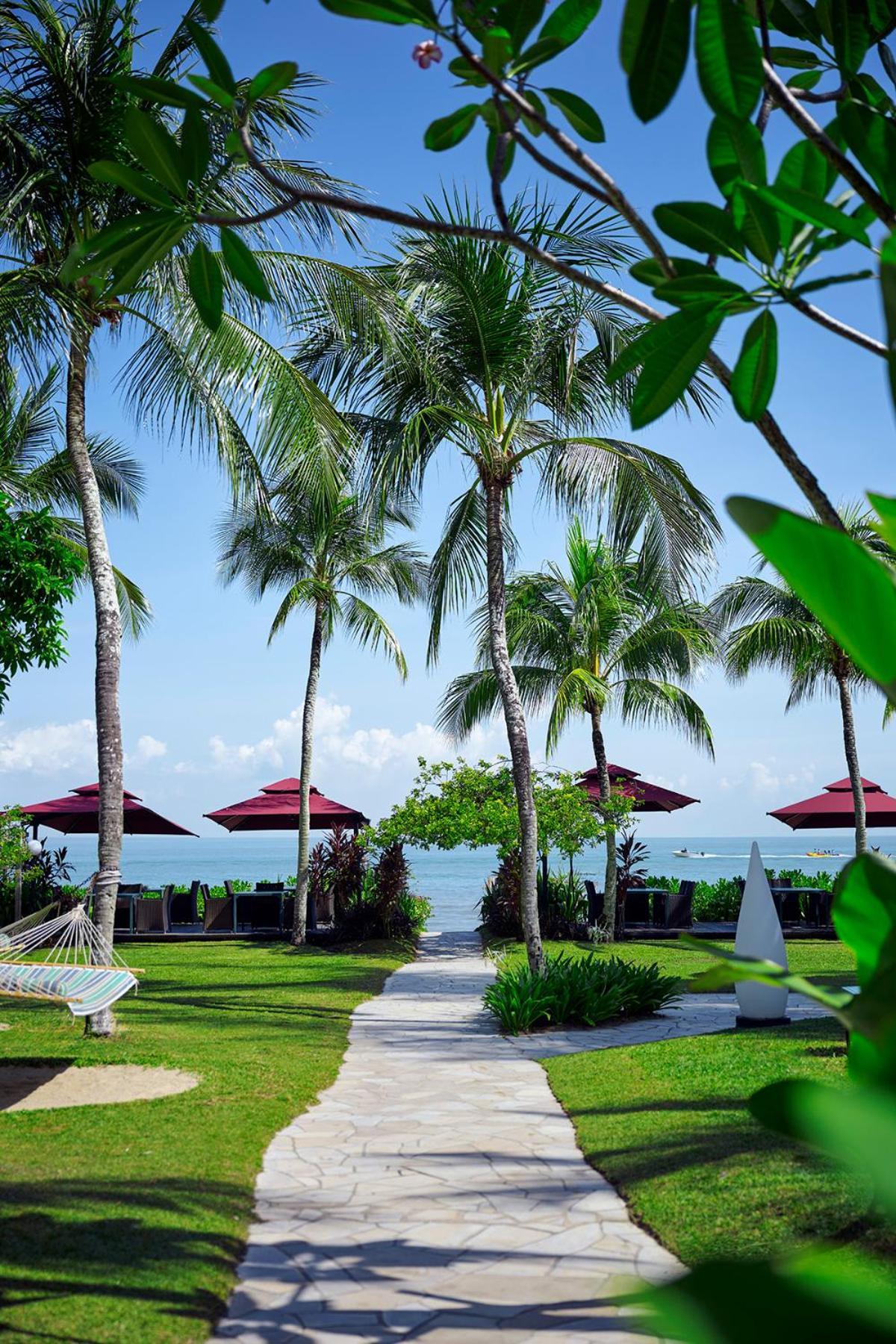 Parkroyal Penang Resort Batu Ferringhi Exterior photo The beach at the resort