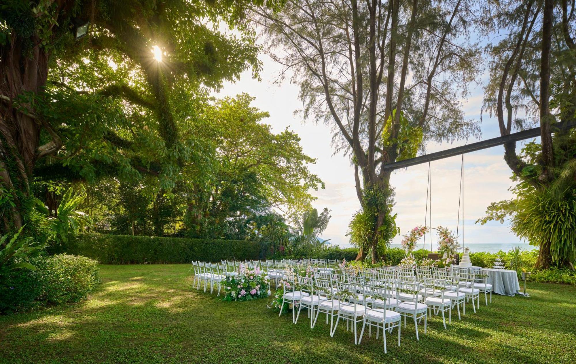 Parkroyal Penang Resort Batu Ferringhi Exterior photo The lawn at the Mandarin Oriental, Bangkok